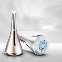 Portable magnetic facial massager touching vibration new shape beauty care  multi-function personal care skin device M-1408